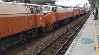 7502次E403電頭本務機+E306電頭（雙電頭）+R184單柴電頭（三巨頭）+一節篷車+一節斗車+兩節兩鐵單扇自動門莒光車廂+一守車客貨混編貨列