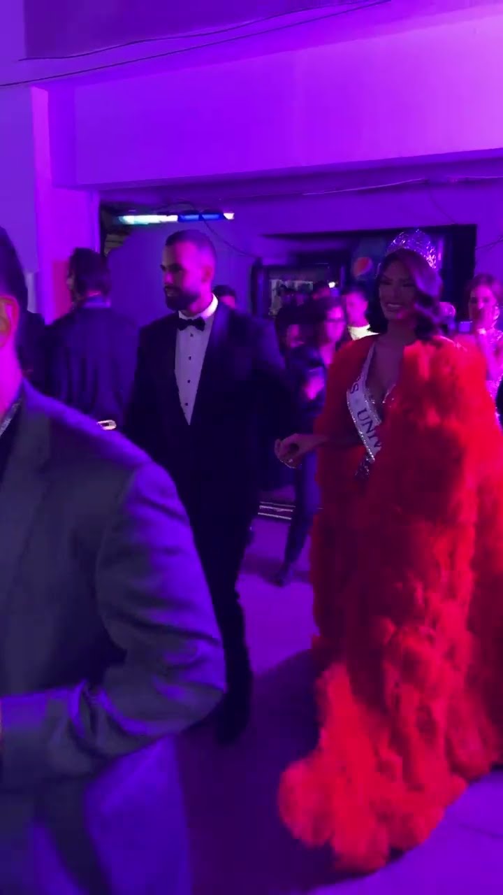 Con un vestido rojo hermoso, Sheynnis Palacios llegó al certamen de #MissUniverso
