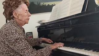 108-Летняя Пианистка Колетт Мейз