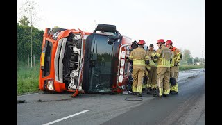 2024-05-10 Vrachtwagen gekanteld na ongeval Burg. Letschertweg Tilburg