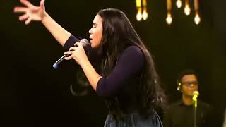 Rayanne Vanessa - Quem Me Vê Cantando - Ao Vivo #gospel #gospelmusic #praise #christian