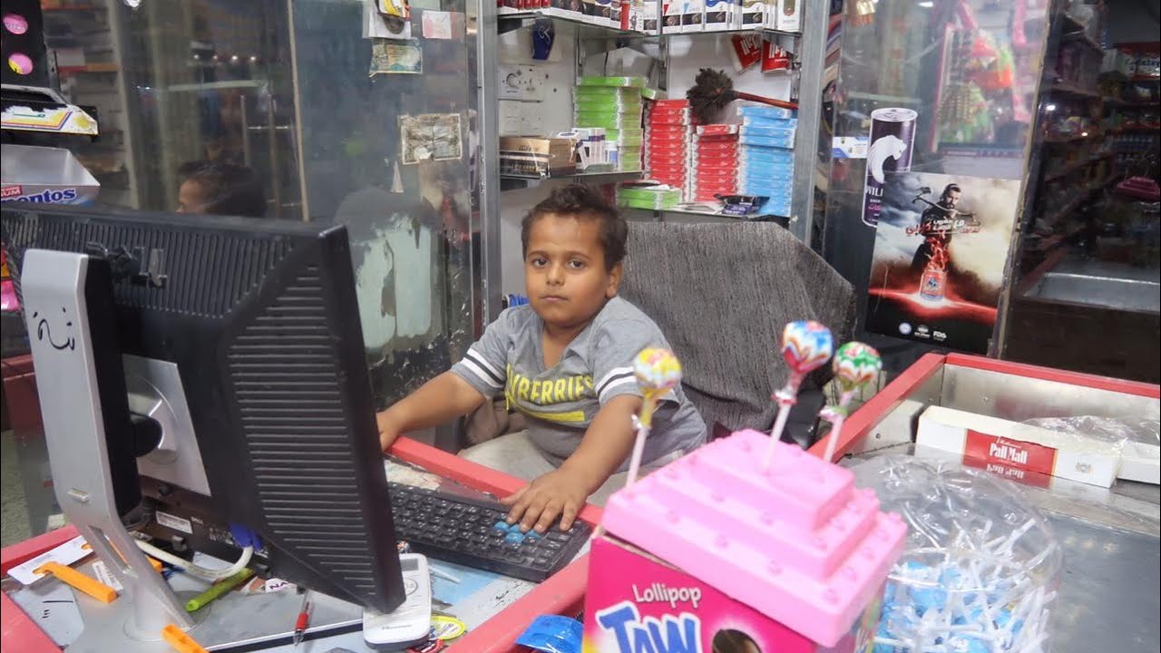 البطريق ينطرد من البيت ويشتغل في بقاله ويوزع ع البنات بلاش