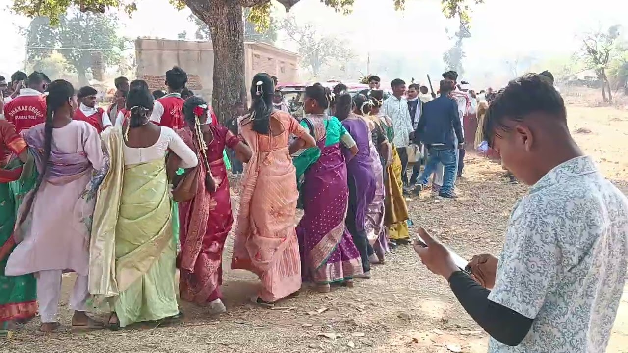 Bhartiya angan per swagat karte hue baratiyon ka Bhagwan ka dance karte hue swagat karte