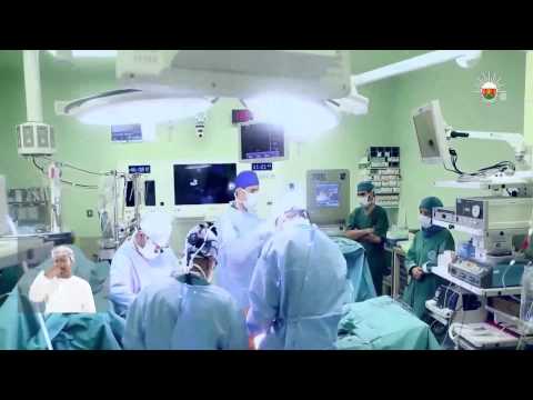 فريق طبي عماني ينجح في إجراء أول زراعة قلب اصطناعي لمريض يعاني من فشل بالقلب