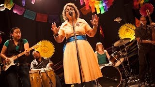 BAMM.tv Presents: La Santa Cecilia - "El Valor" chords