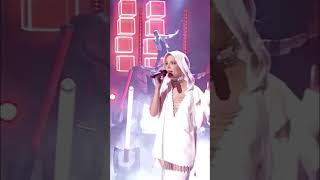 Halsey performs Closer live #halsey #halseylive #closer #closersong #chainsmokers #shorts #youtube