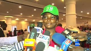 Des kits d amorcage remis aux etudiants par la senatrice Francoise PUENE allias Mamy Nyanga