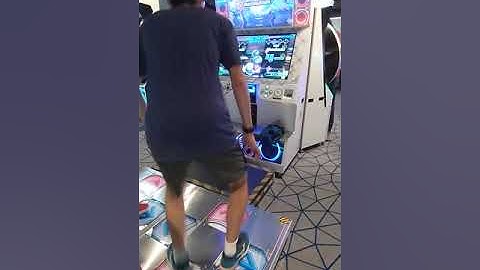 DDR A20+ - HyperTwist [CSP 18] 969k no bar!!