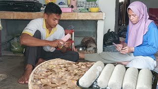 THE MANY PRODUCTS OF JENGKOL CRACKERS WE MAKE IN THE VILLAGE
