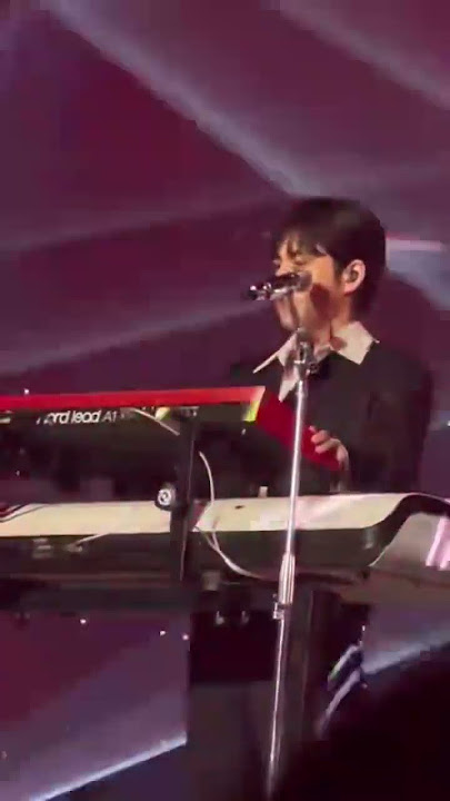 selain di lmolm #wonpil potong keramik di shoot me 😭 #sungjin #youngk #dowoon #day6 #데이식스 #kpop
