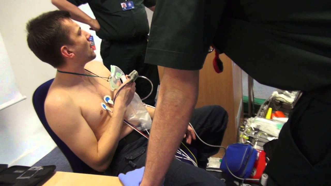 Chest Pain Scenario - Emergency Medical Technician training (Scottish EMS)