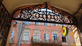 Прогулка по старому Тбилиси - резные балконы, шикарные парадные и погружение в историю