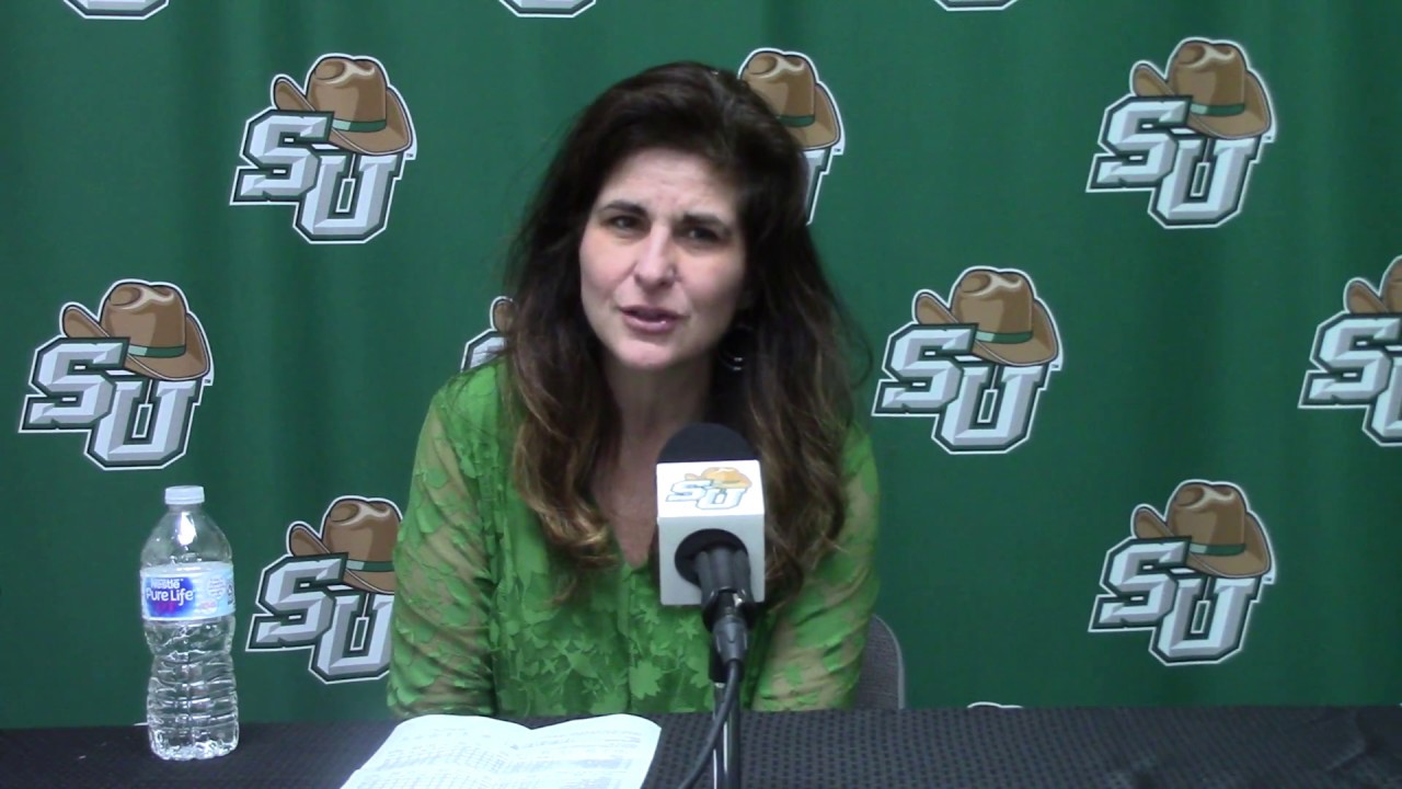 women-s-basketball-vs-njit-coach-bria-interview-youtube
