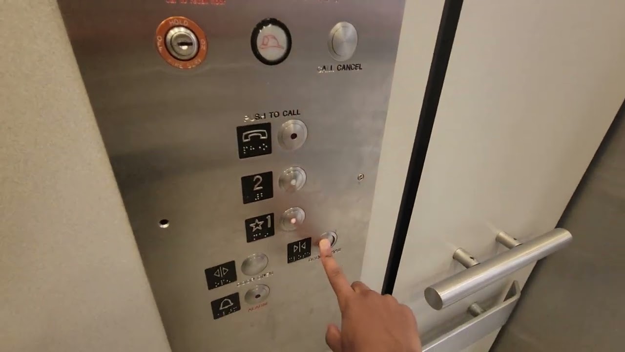 Last RETAKE | MEI Hydraulic Elevator @ Target in Deerfield Beach, Florida
