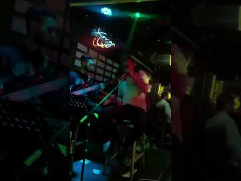 Kupa Kızı Ve Konuk Sanatçı