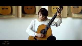 Isabella Selder plays Cello Suite No. 2 VI Gigue by J. S. Bach BWV 1008 on a 1957 Ignacio Fleta. chords