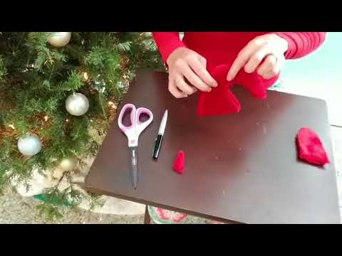 How to make a Christmas hat for a small dog.