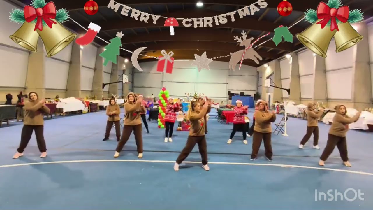 Siempre es Navidad junto a ti 🎄 de Edurne 🎁con el grupo de zumba de nueva de llanes 🧑‍🎄