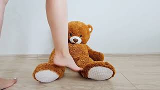 Big Teddy Bear Trample Barefoot Preview