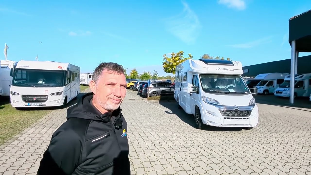 Der teilintegrierte Forster 699 LF mit Heckbad. 