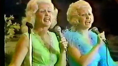 Bonnie Lou with Colleen Sharp live at The 1974 Ohi...