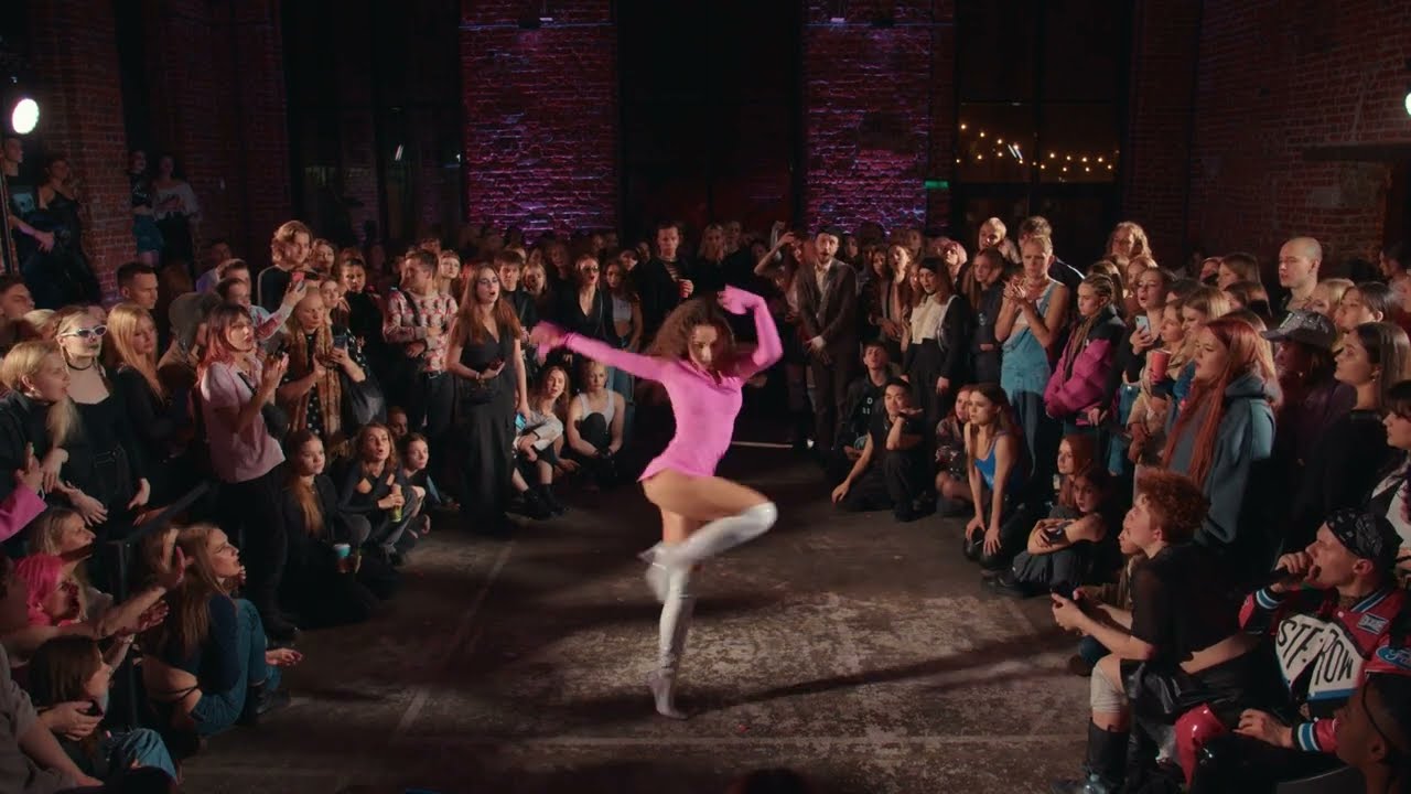 Женское выступление 10 тыс. руб. Часть 1 на балу Bodega Kiki в Москве 2023