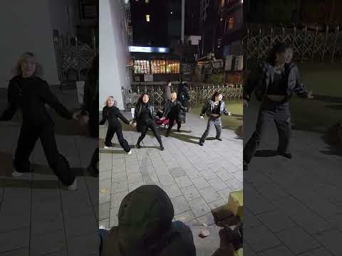 Kpop&amp;amp;JHKTV]<strong>Allure</strong> in hongdae Shhh KISS OF LIFE얼루어 홍대케이팝 댄스 쉿 키스오브라이프 #쇼츠 #shortskpop #shorts