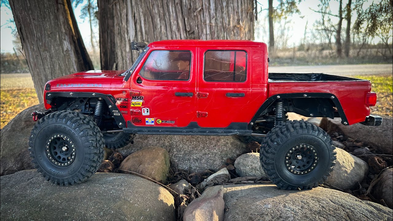 SCX10iii Axial RC Rock Crawler - Jeep Gladiator first drive. #RC