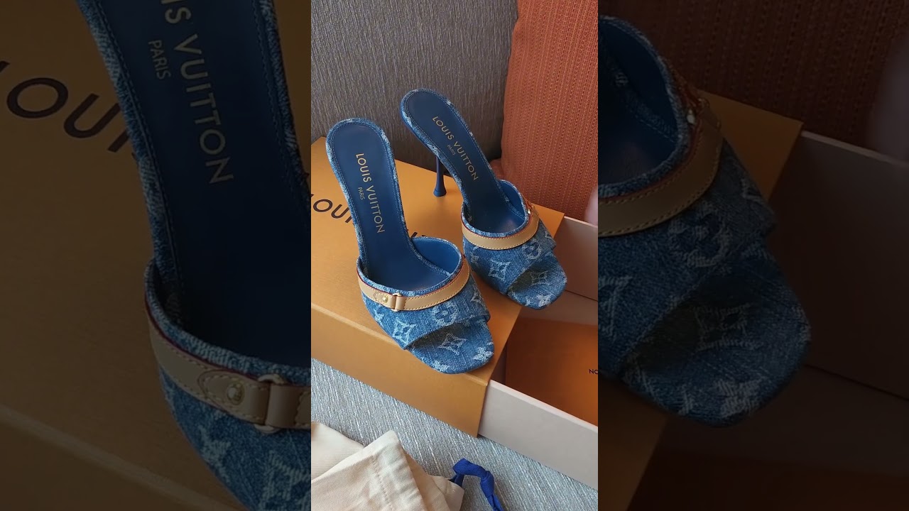 デニムが熱い!Louis Vuitton シェイクスリングバックパンプス The Retro-inspired Monogram Denim Heels 👠LV Remix