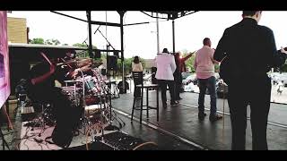 Video thumbnail of "Jesus Reigns - JJ Hairston & Youthful Praise | Praise & Worship!!"