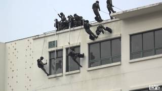 Korea military & police Counter Terrorism Training/경찰특공대&특전사 대테러 진압훈련시범 #swat  #swatteam screenshot 2