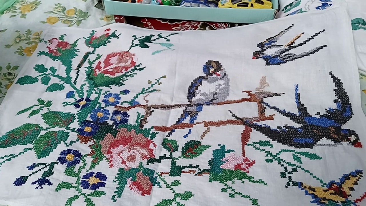 Суботня барахолка в Чернігові.Saturday flea market in Chernihiv.