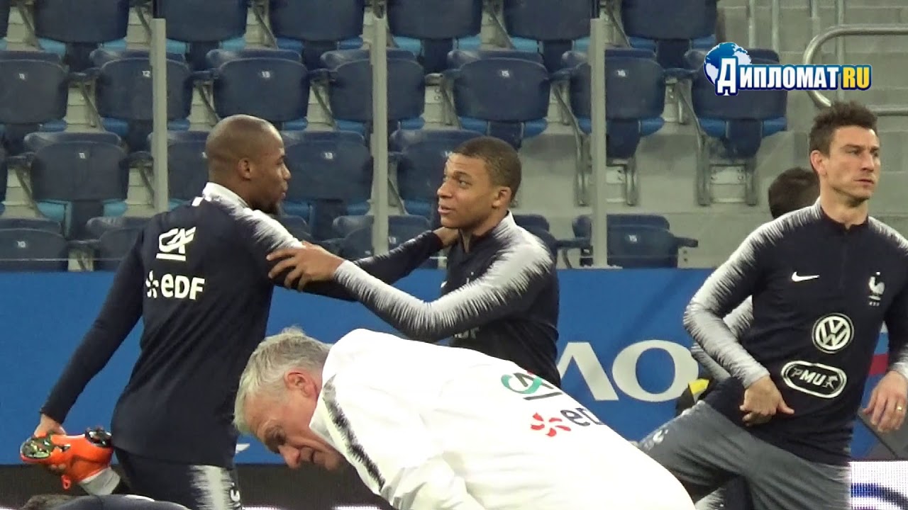 Kylian Mbappe wins young player of tournament award