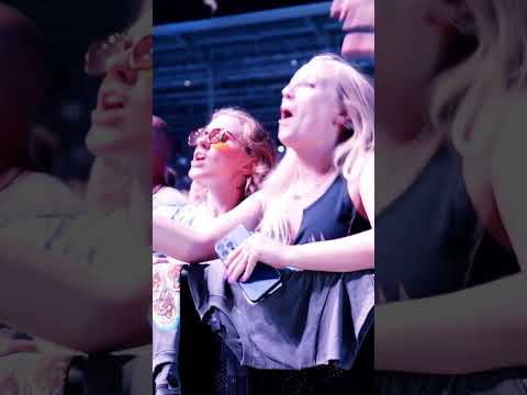 I got to feel it in my blood - Def Leppard "Animal" live #OnTour