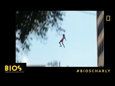 #BiosCharly en Nat Geo | Charly García contó por qué se tiró de un 9° piso a una piscina |