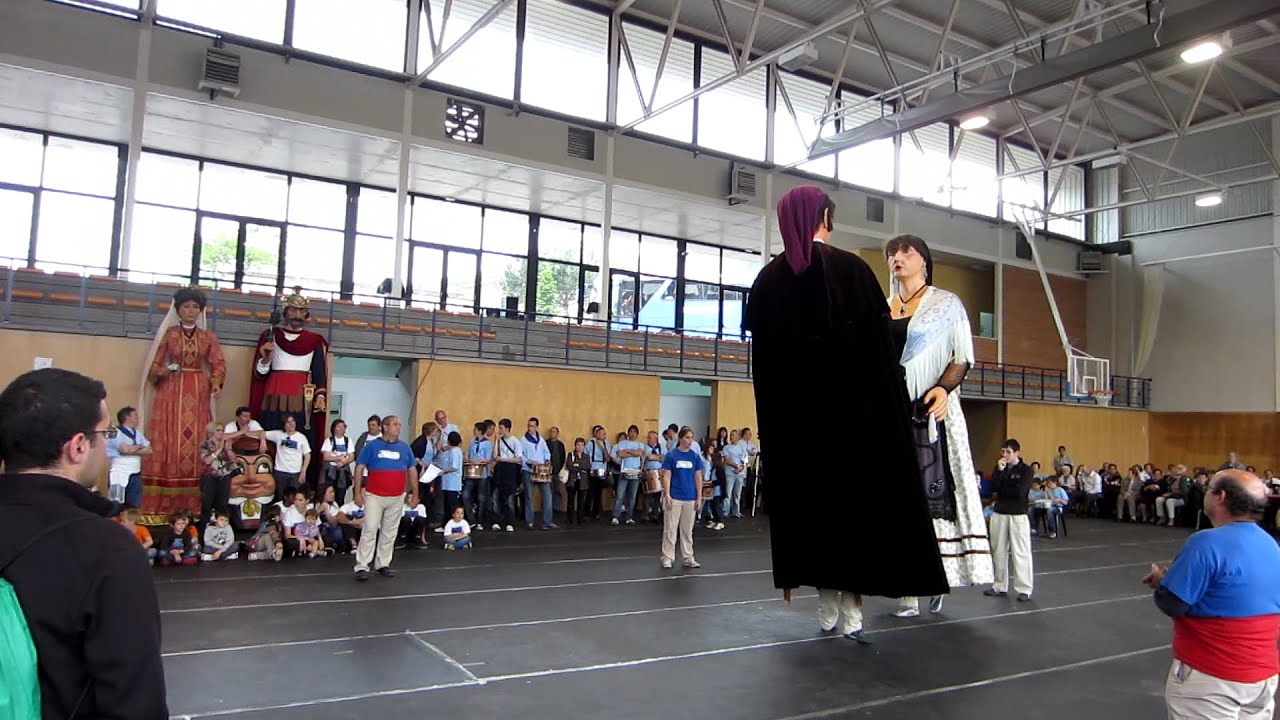 Gegants Nous de Molins de Rei a Amer (6-05-2012)
