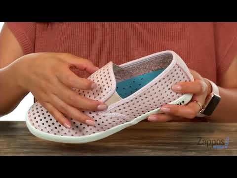 Видео: Стивън Тилър върна емблематичната обувка SeaVees