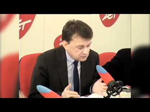 Mariusz Błaszczak wychodzi ze studia radioactive