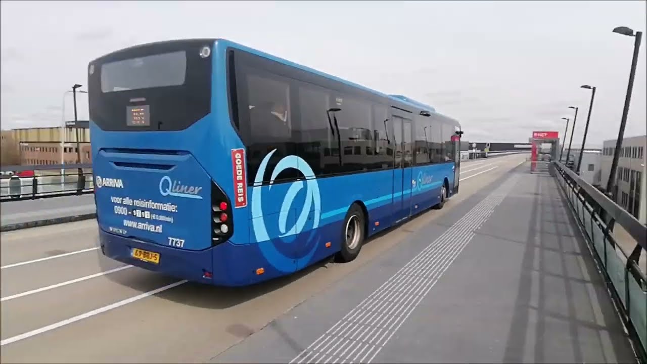 Het bus en trein vervoer in Hoofddorp 30-03-2022