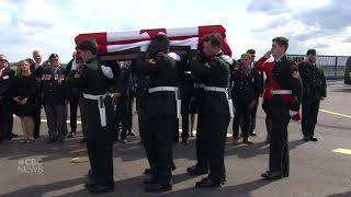 Newfoundland's unknown soldier boards plane home