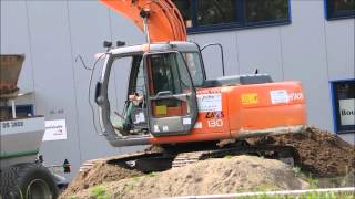 Bagger  Hitachi 130 Traktor und Anhänger Steyr 4095