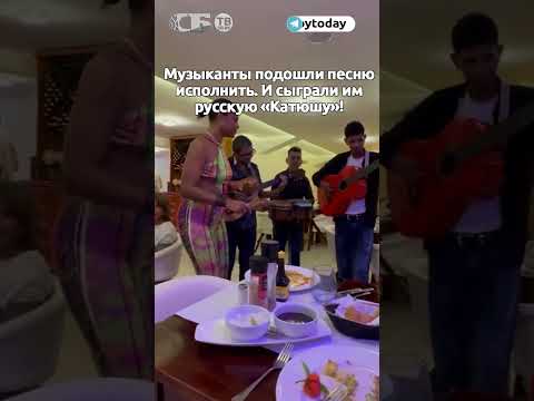 Пригорело! Украинкам нарочно сыграли русскую Катюшу в День защитников