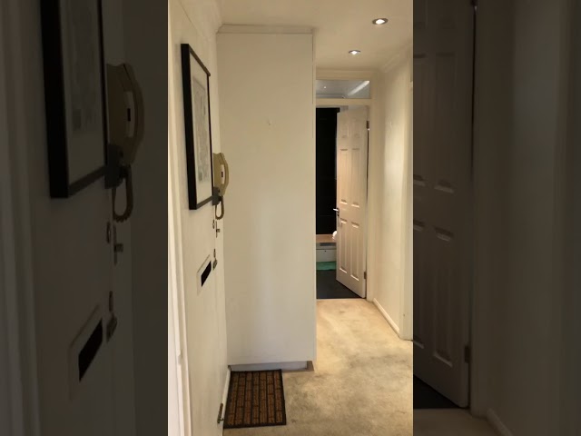 Lovely flat in one of Islington's premier roads. Main Photo