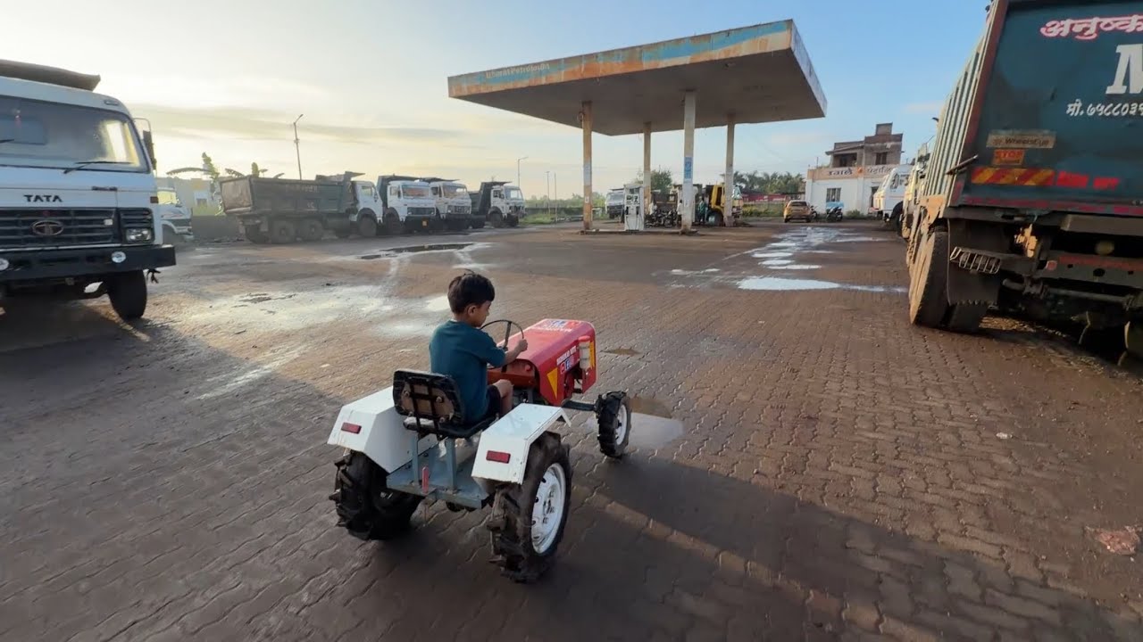 ट्रॅक्टर घेऊन मेन्स पार्लर मध्ये HAIR CUT करायला निघालो 😳