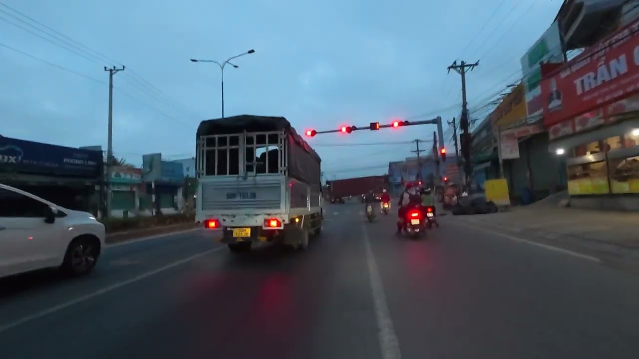 퇴직 후 발길이 닿는 그곳으로 떠나는 투어 호치민 - 부온마투옷 clip 3 