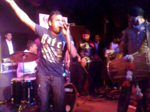 Angrej Ali Live - Tharti Hildi @ The late Kaka's Tribute Night