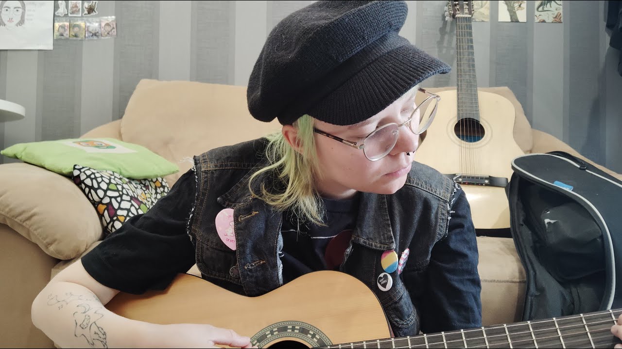 ASMR SUOMI Ensimmäinen kitaratunti roolipeli🎸soft spoken guitar lesson