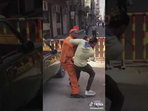 الرجل ده بيتجول فى شوارع طنطا وبيشتم الحريمي شتايم وحش اوى