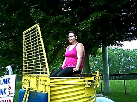 Leanne In Dunk Tank 018.avi