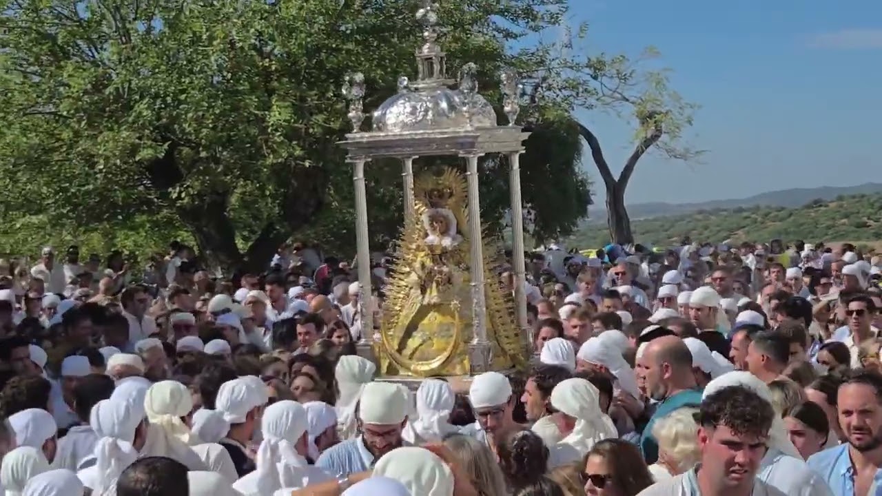 ‼️LA VIRGEN DE SETEFILLA A HOMBROS DE LAS MUJERES EN LOS ALREDEDORES DEL SANTUARIO ‼️